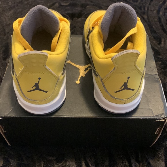 Jordan 4 Retro - Picture 3 of 3